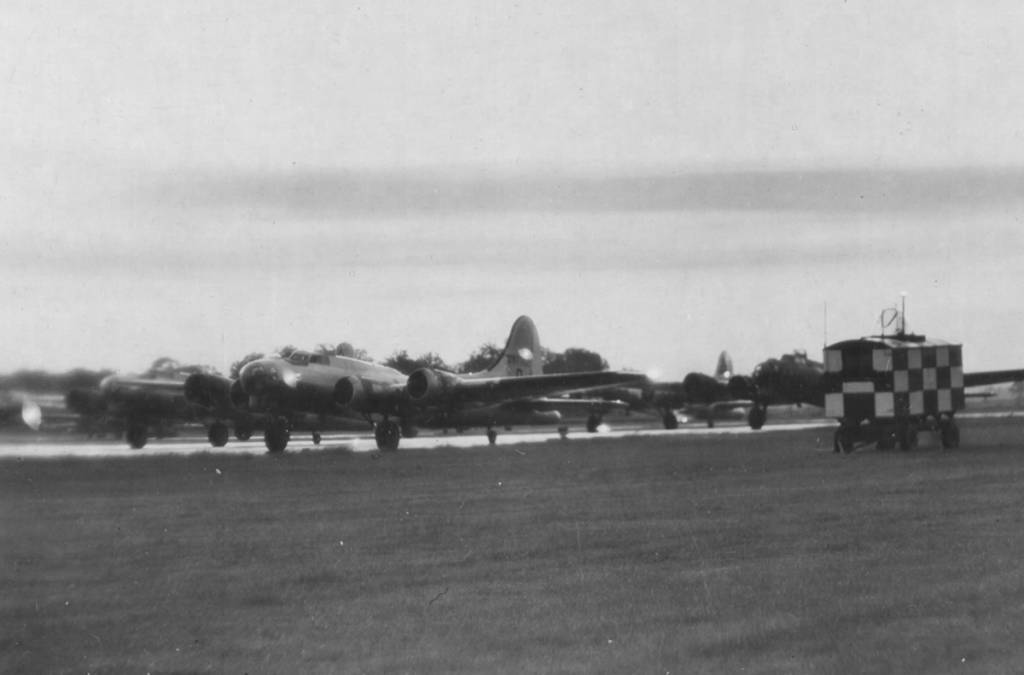 B-17 #42-97702 Photo | B-17 Bomber Flying Fortress – The Queen Of The Skies