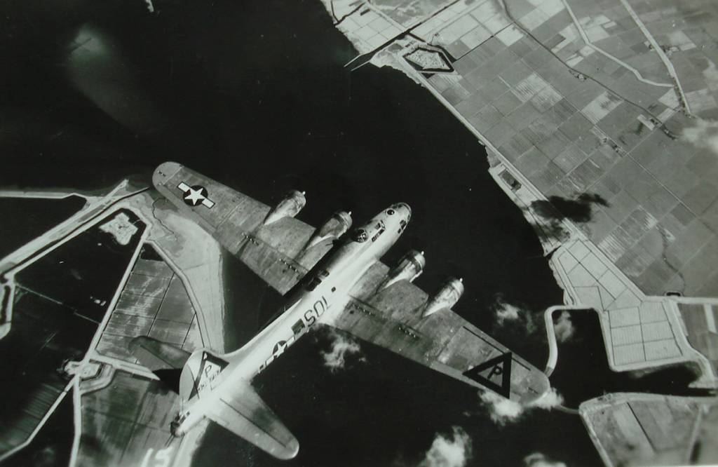 B-17 #43-38757 Photo | B-17 Bomber Flying Fortress – The Queen Of The Skies