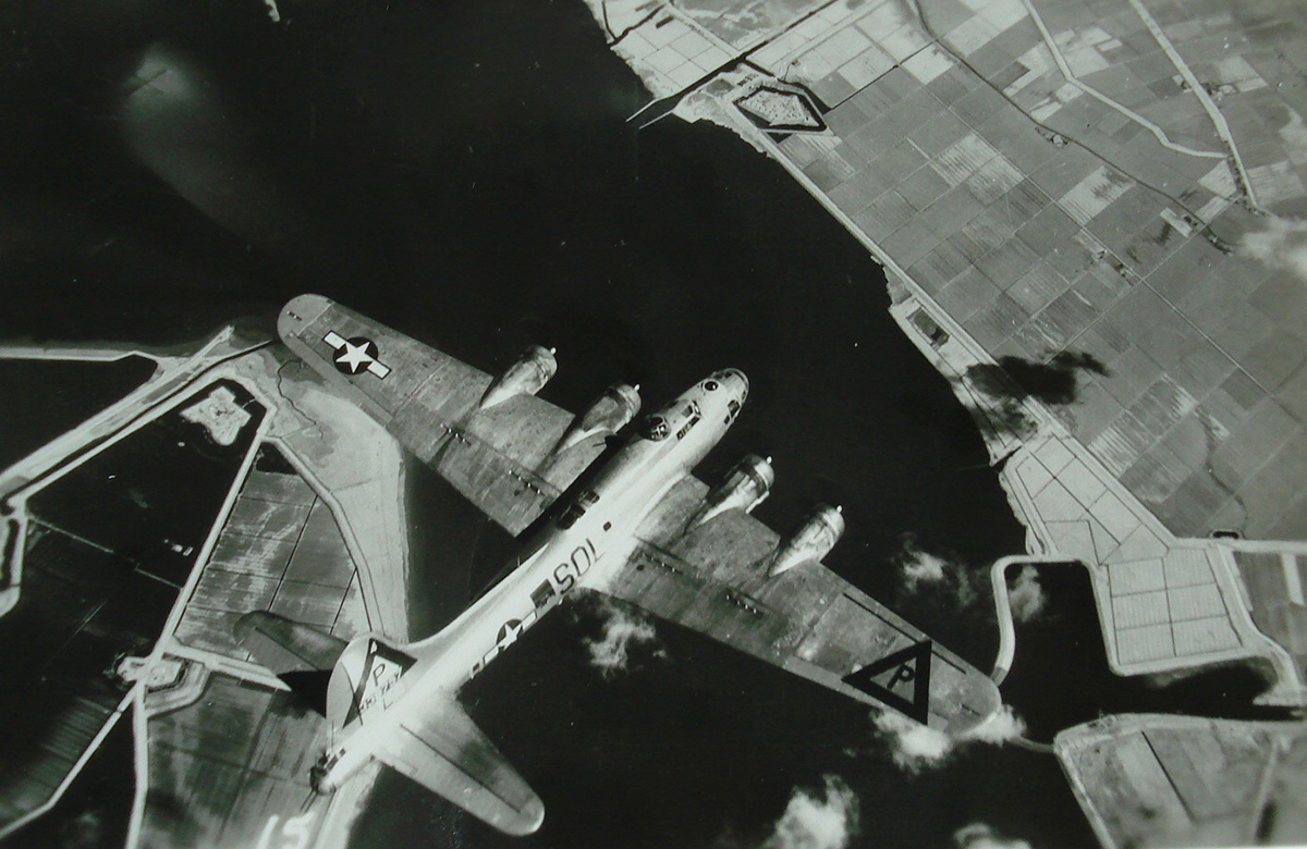 B-17 #43-38757 / Peaslee’s Payoff