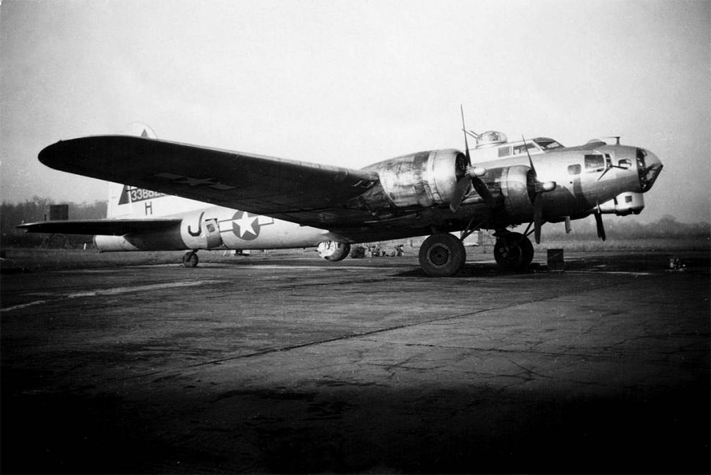 B-17 #43-38823 Photo | B-17 Bomber Flying Fortress – The Queen Of The Skies