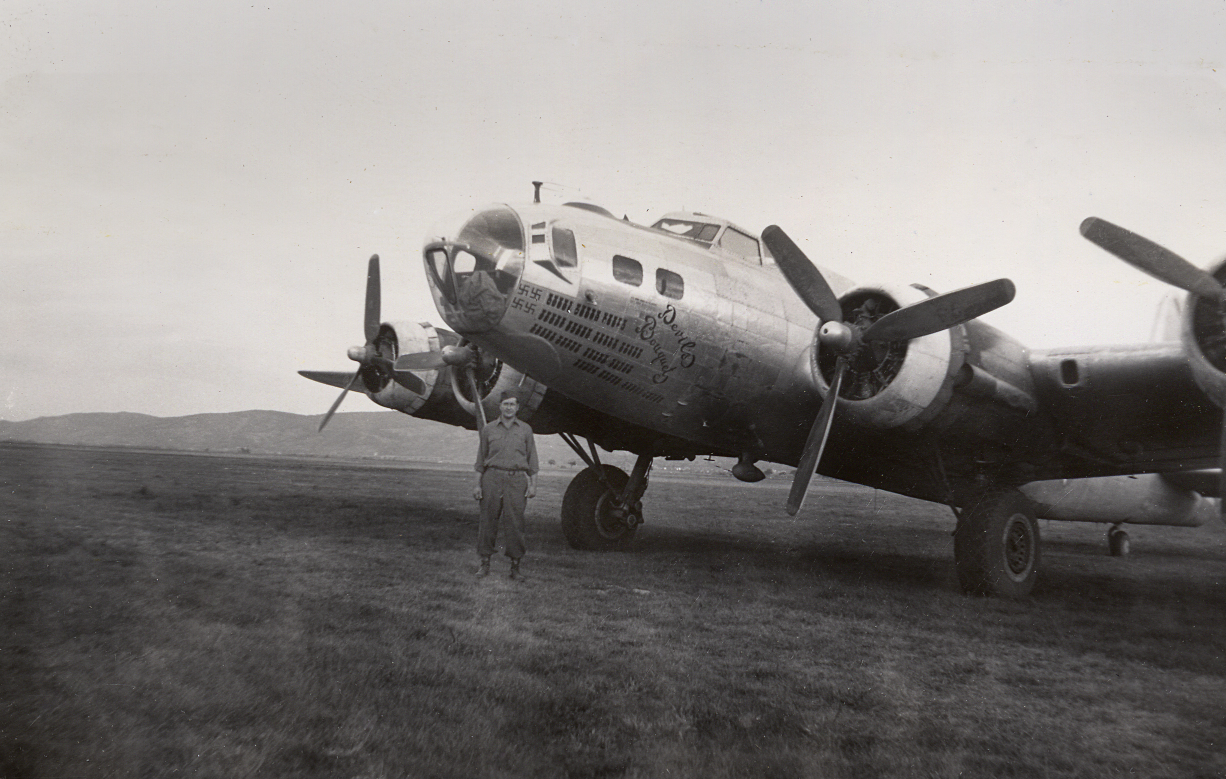 B-17 #44-6257 / Devil’s Bouquet