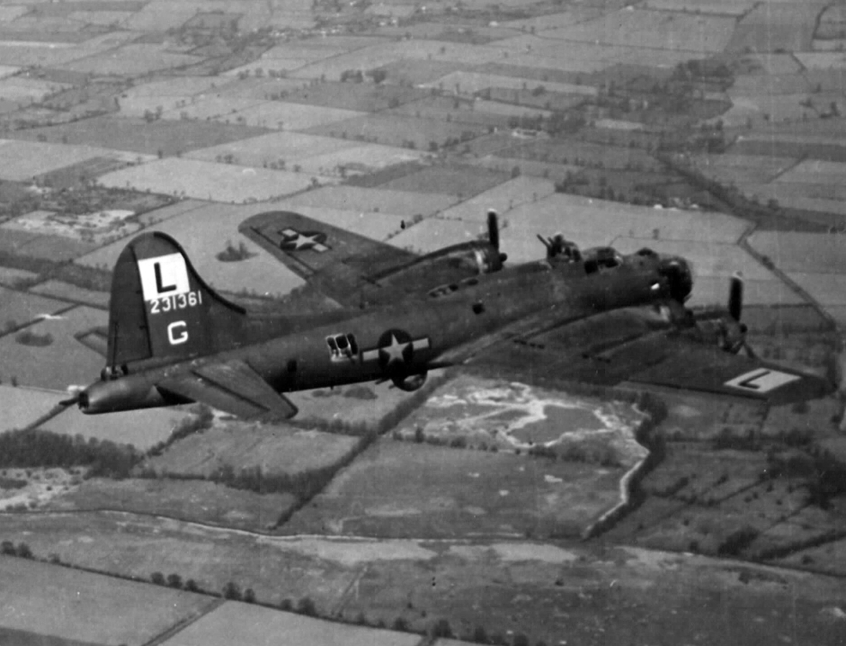 B-17 #42-31361 / The Punched Fowl