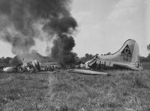 B-17 Bomber Flying Fortress – The Queen Of The Skies