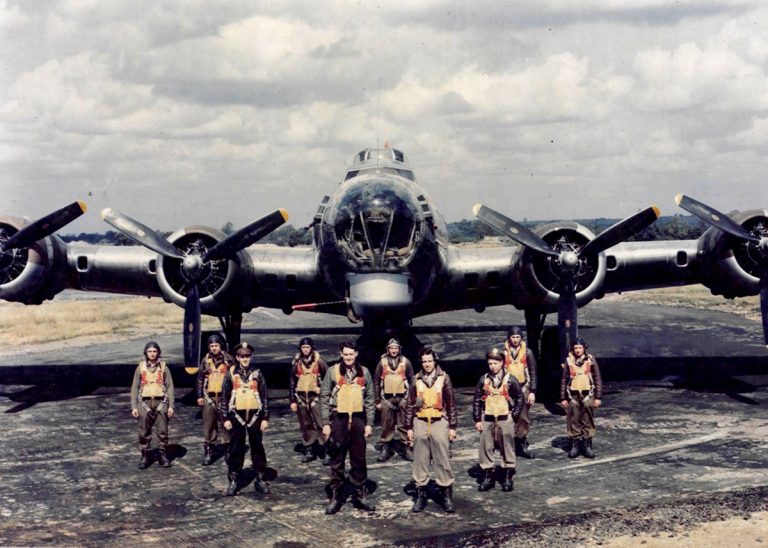 Die Geschichte Der B-17 | B-17 Bomber Flying Fortress – The Queen Of ...