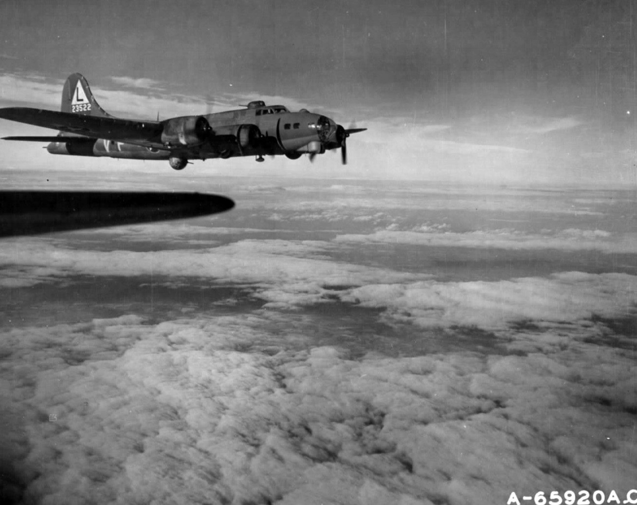 42-3522 / Gremlin’s Delite | B-17 Bomber Flying Fortress – The Queen Of ...