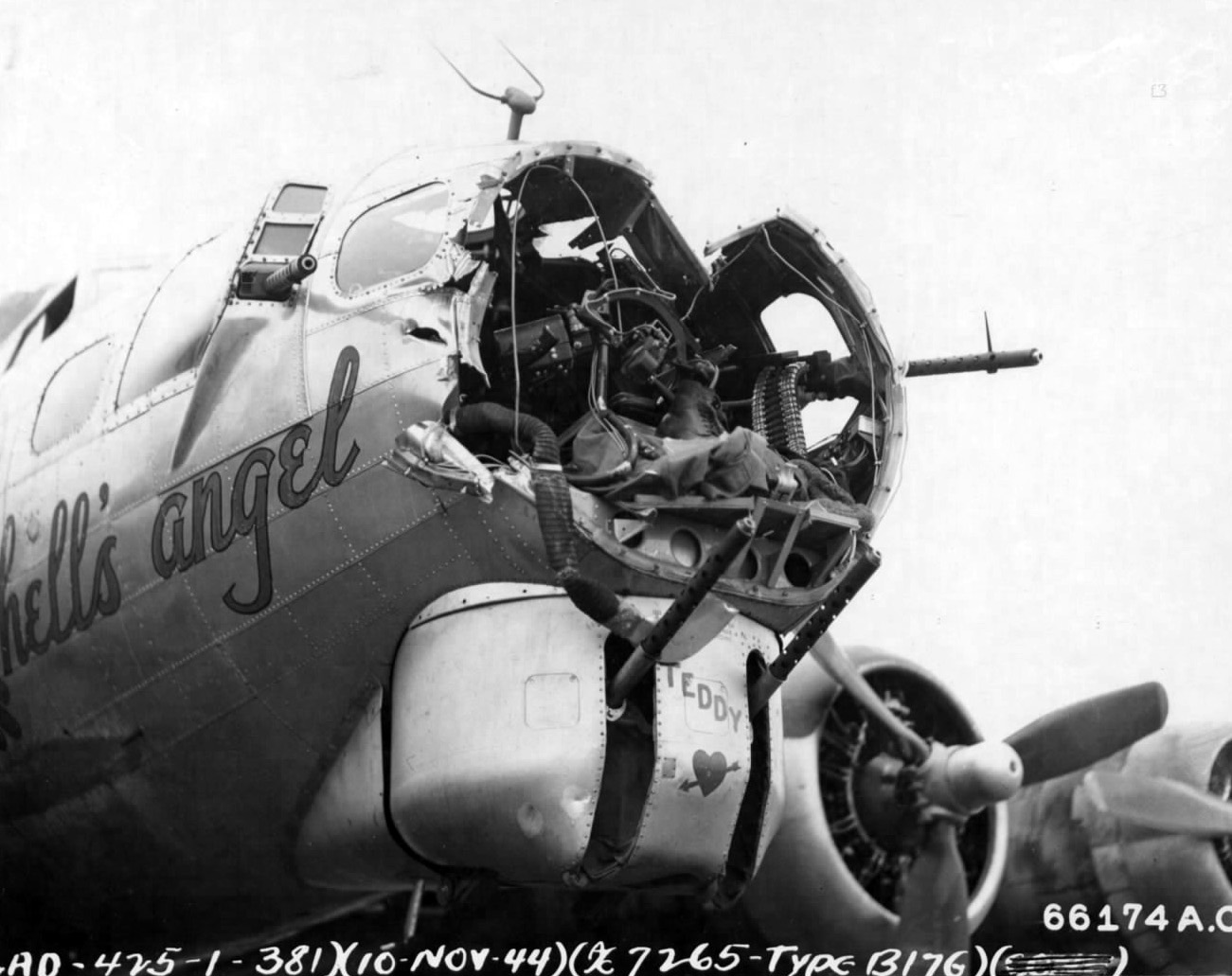 B 17 Flying Fortress Hells Angels