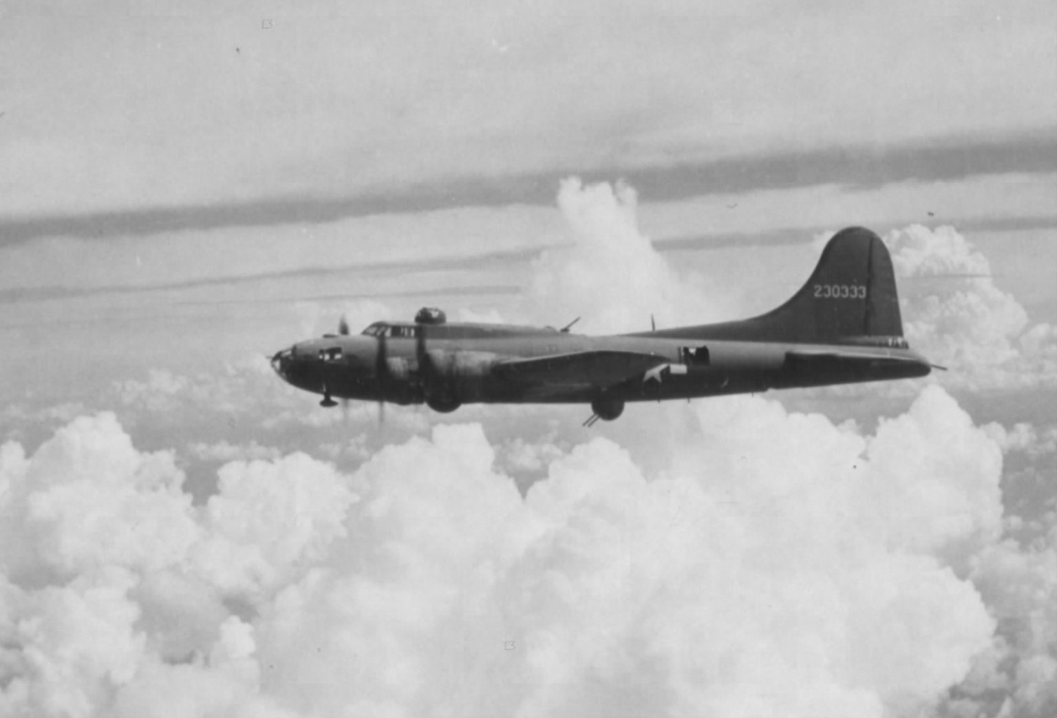 42-30333 / Sandman | B-17 Bomber Flying Fortress – The Queen Of The Skies