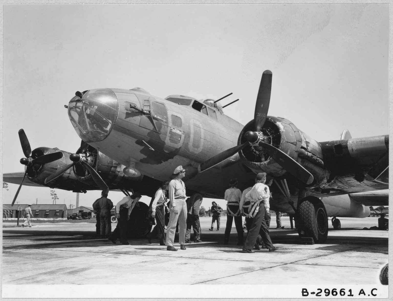 B-17F With WASP Unit | B-17 Bomber Flying Fortress – The Queen Of The Skies