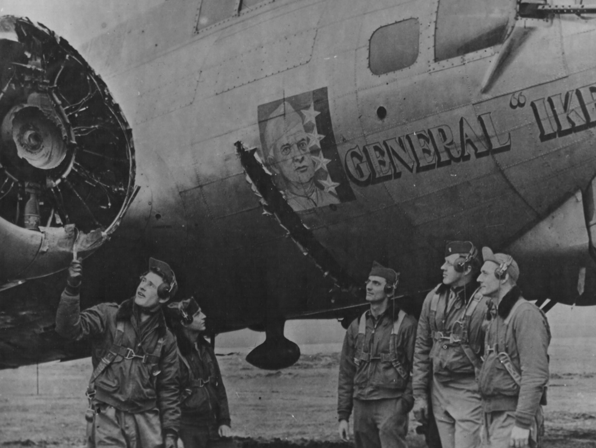 42-97061 / General Ike | B-17 Bomber Flying Fortress – The Queen Of The ...