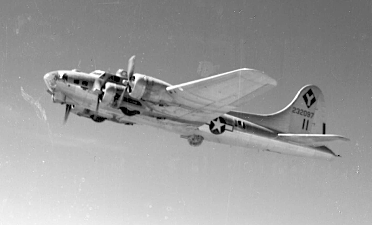 B-17 #42-32097 / Sadie Hawkins aka Slipstream